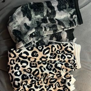 2 pairs of soft, and comfortable lounge pants!